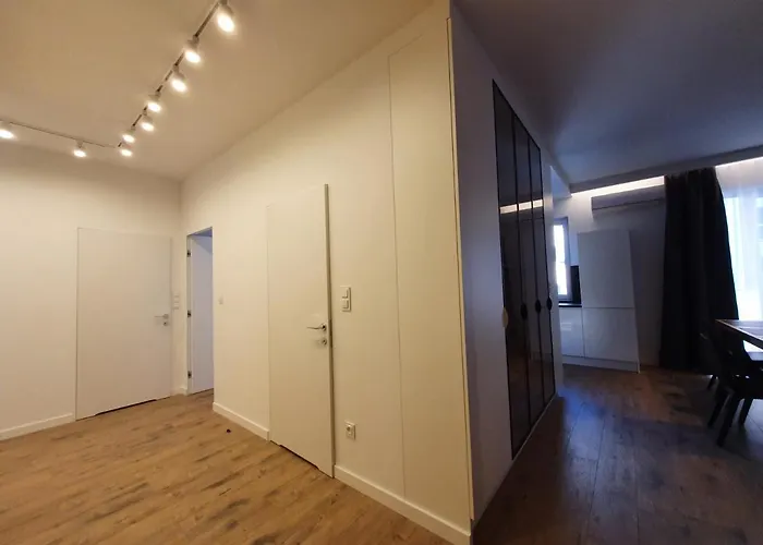 Royal Family Metro Mlociny