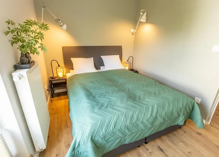 Royal Family Metro Mlociny * Varsovie