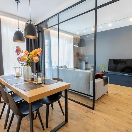 Royal Family Metro Mlociny Warschau