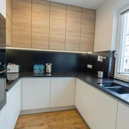 Royal Family Metro Mlociny * Warschau