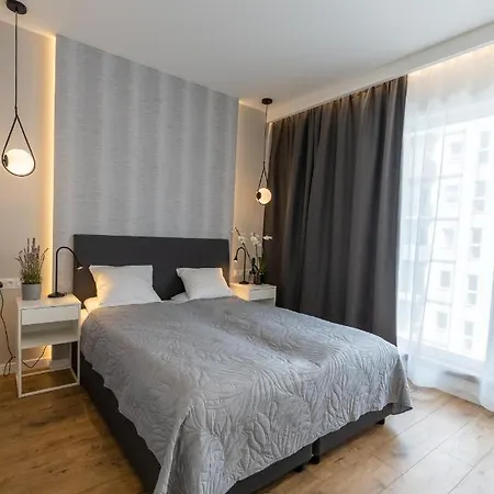 Royal Family Metro Mlociny Apartment Warschau